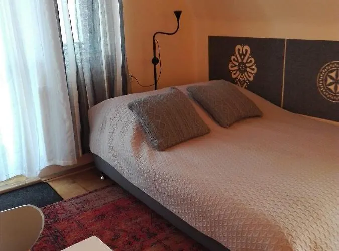 Séjour chez l'habitant Jola *